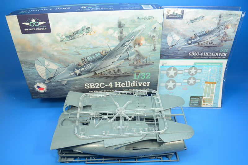 1/32 SB2C-4 Helldiver plastic kit Infinity no INF3201