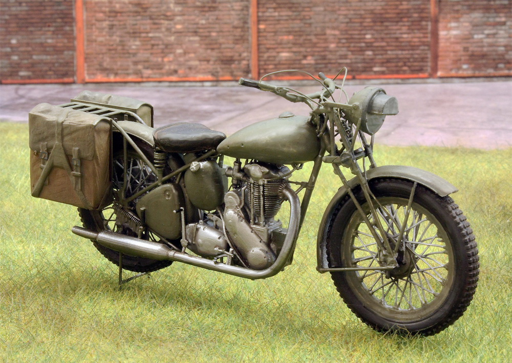 Triumph 3WH (5)